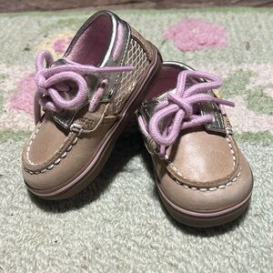 Like new Sperry baby shoes sz 2 (3-6months)